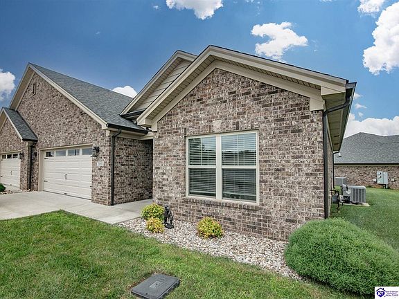 2nd image of 200 Village Brook Dr #B