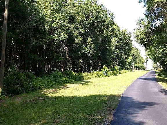 5th image of Virginia Lee Cir