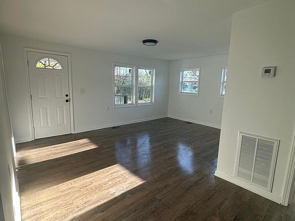 4th image of 1504 W McFarland Ave