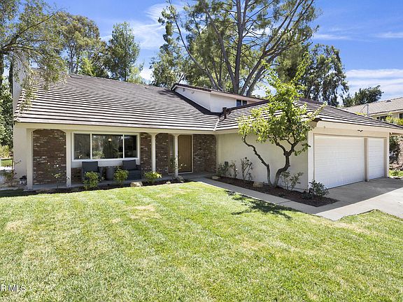2nd image of 22460 Cairnloch St