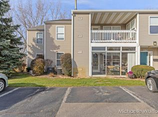 3075 Poplar Creek Dr SE UNIT 201, Kentwood, MI 49512