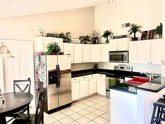 4th image of 9078 Chrysanthemum Drive
