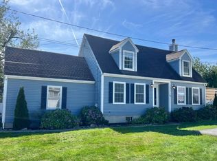 18 Acadia Ave, Hampton, NH 03842