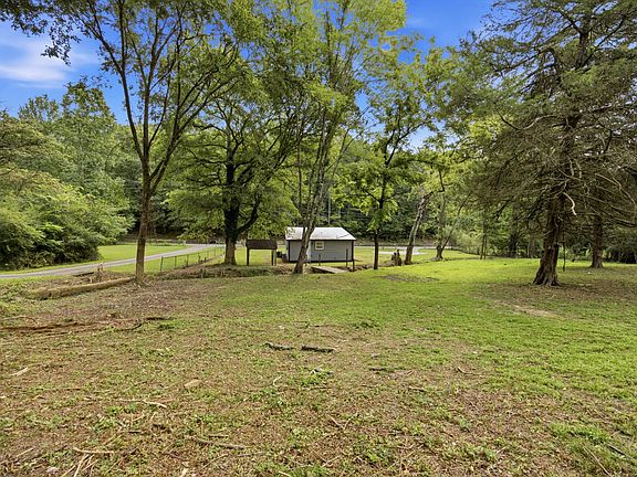 2nd image of 928 Childress Hollow Rd
