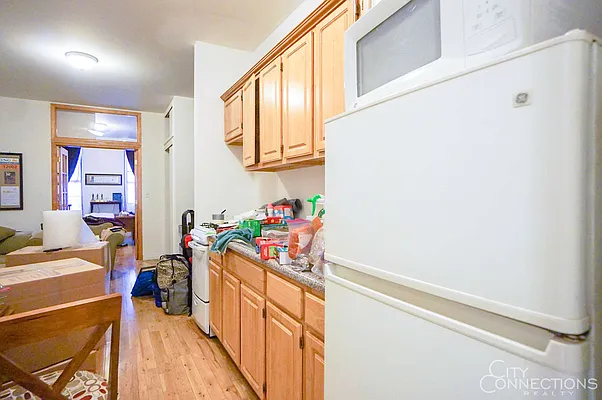 Rented by City Connections Realty | media 6
