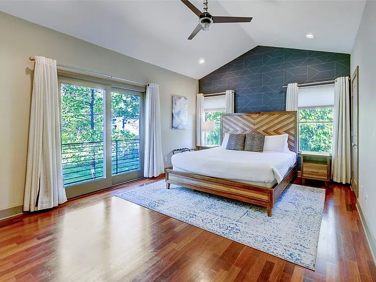 602 W North Loop Blvd — Photo 38