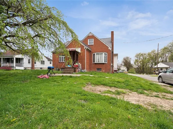 353 Ridgemont Dr, Industry, PA 15052