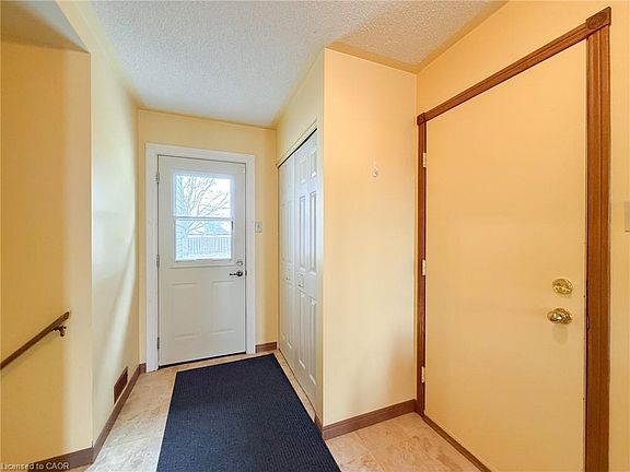 5th image of 8 Ross St