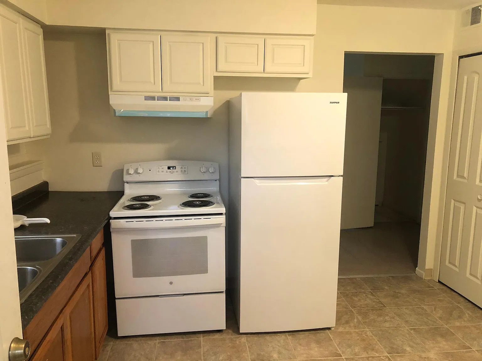 2 bed, 825 sqft, $1,000 — Photo 3