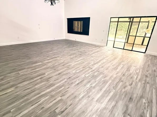 3333 Oak Dr, Hollywood, FL 33021