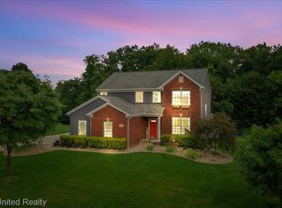 1211 Xanadu Ct, Brighton, MI 48114