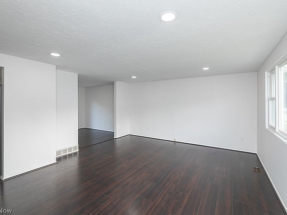 5th image of 5063 Creekside Blvd