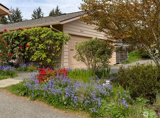929 Blue Heron Ave NE #3, Bainbridge Island, WA 98110