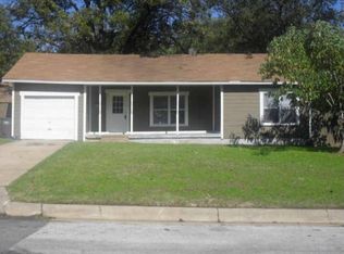 5609 King Ct, Fort Worth, TX 76112