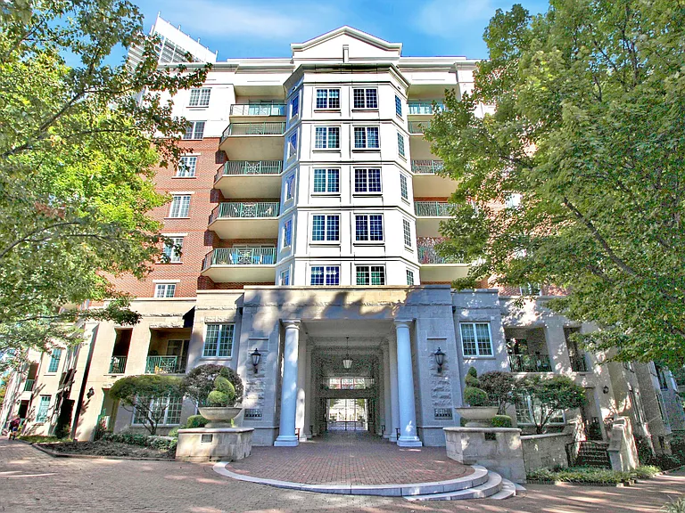 300 W 5th St #315 — Photo 32