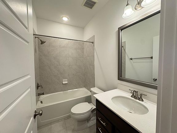 4th image of 1116 Kiernan Grove Ln
