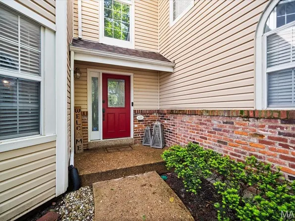 439 Meramec Way #8, Saint Charles, MO 63303