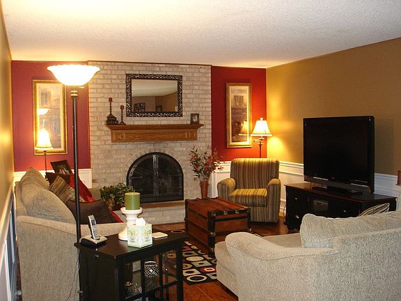 4th image of 3588 Queens Hill Dr