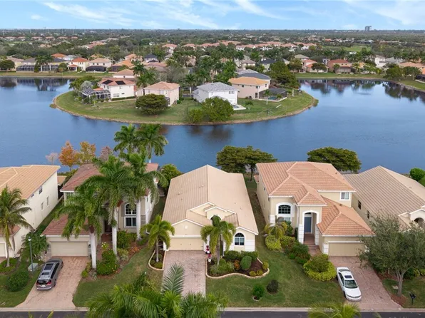 8615 Sumner Ave, Fort Myers, FL 33908