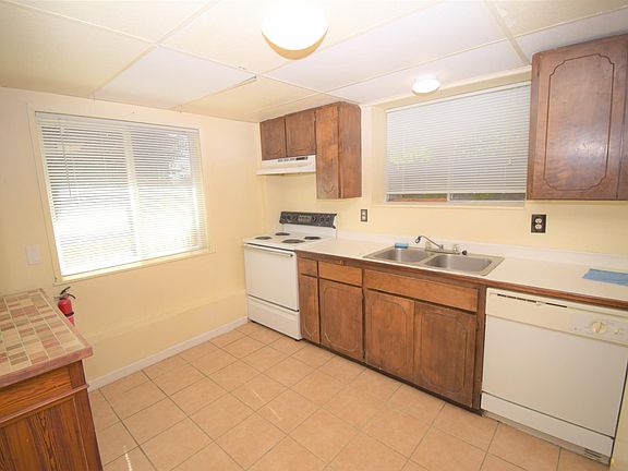 3rd image of 511 SW Langston Rd #B