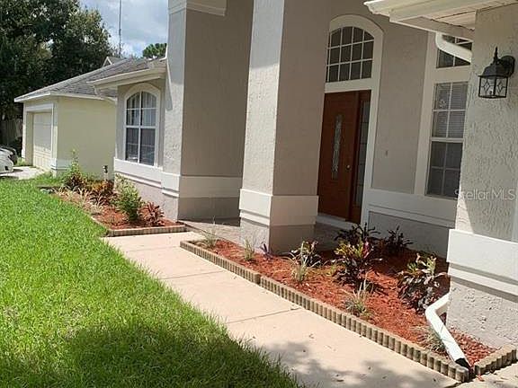 3rd image of 10705 Oak Glen Cir