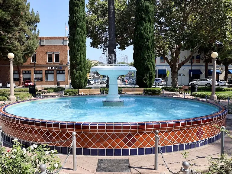The circle fountain