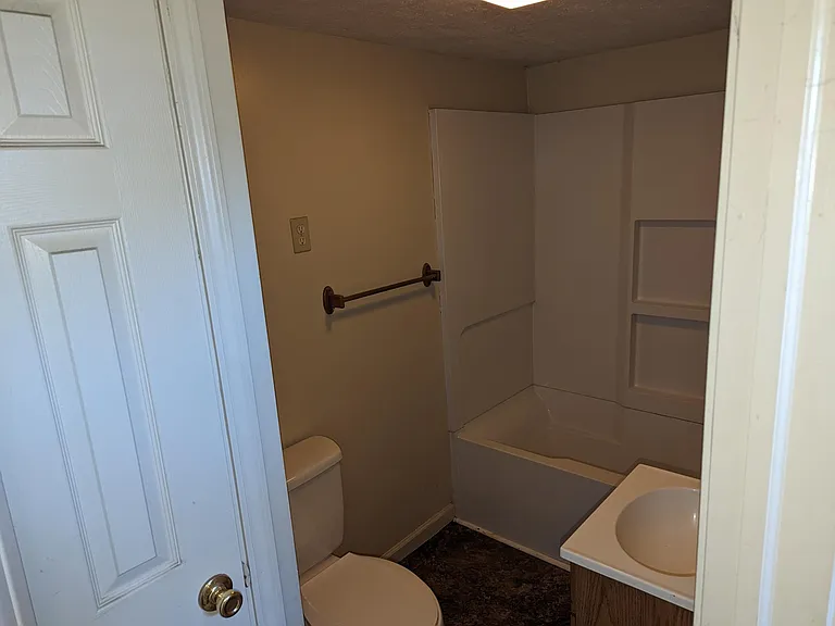 219 Pearl St — Photo 5
