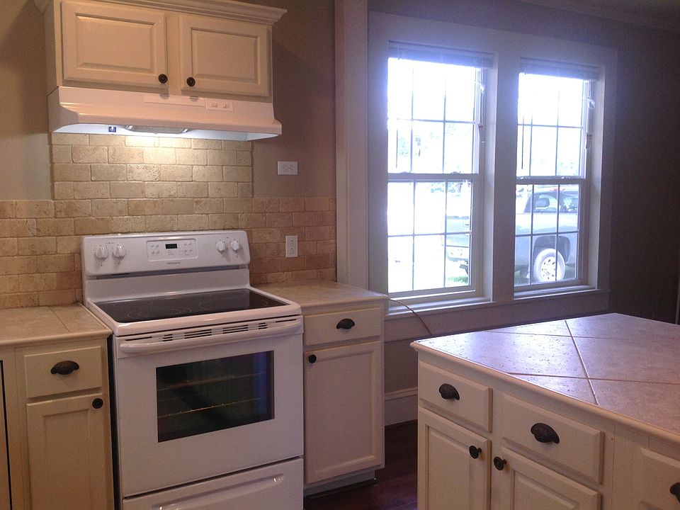 1st image of 107 E Dale St
