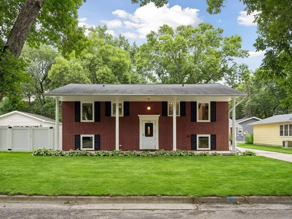 1309 10th St SW, Willmar, MN 56201
