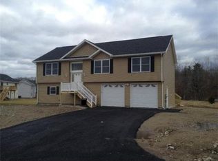 3 Dominique Dr, Webster, MA 01570