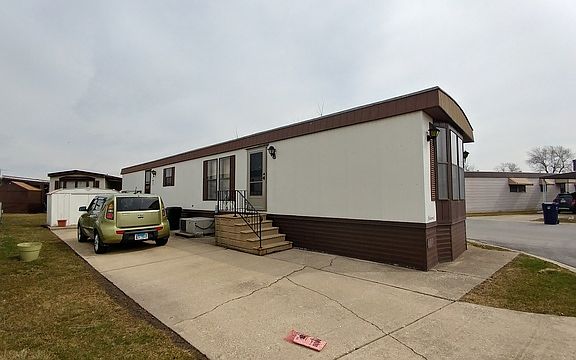 3rd image of 8800 S Harlem Ave Trailer 2310