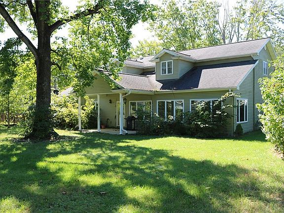 4th image of 1105 N Virginia St
