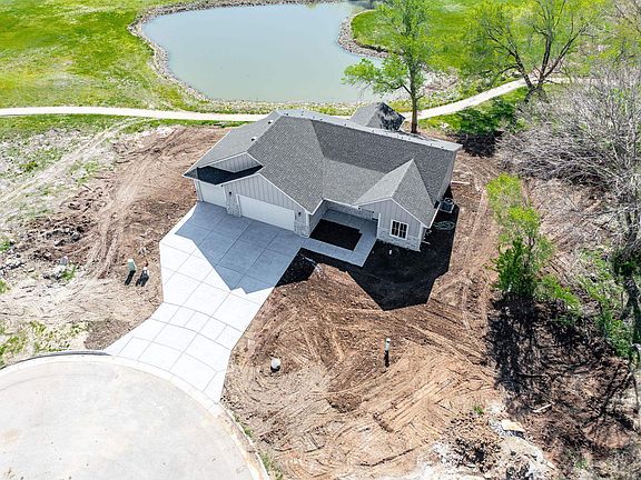 2nd image of 1350 Skyview Dr