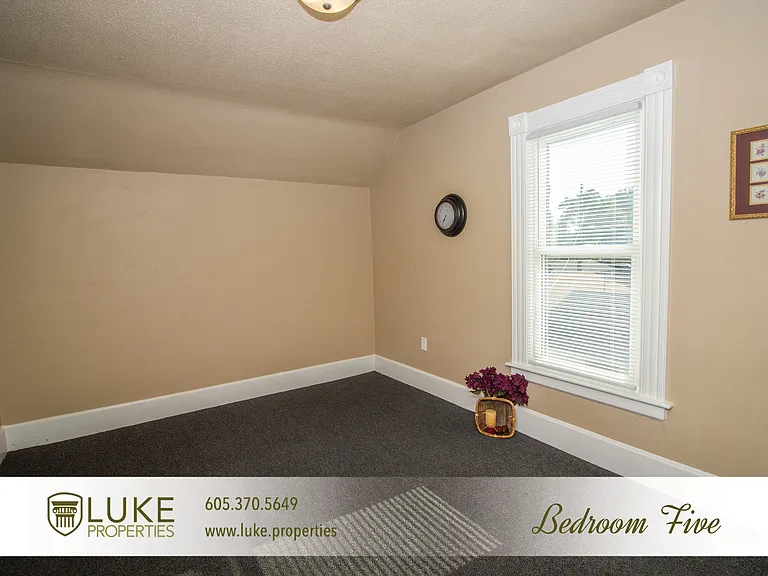 203 S Summit Ave — Photo 28