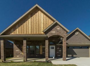 1041 Flat Rock St, Centerton, AR 72713