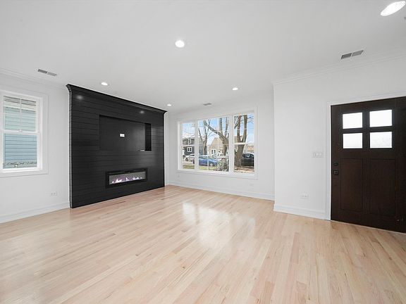 5th image of 1733 N 36th Ave