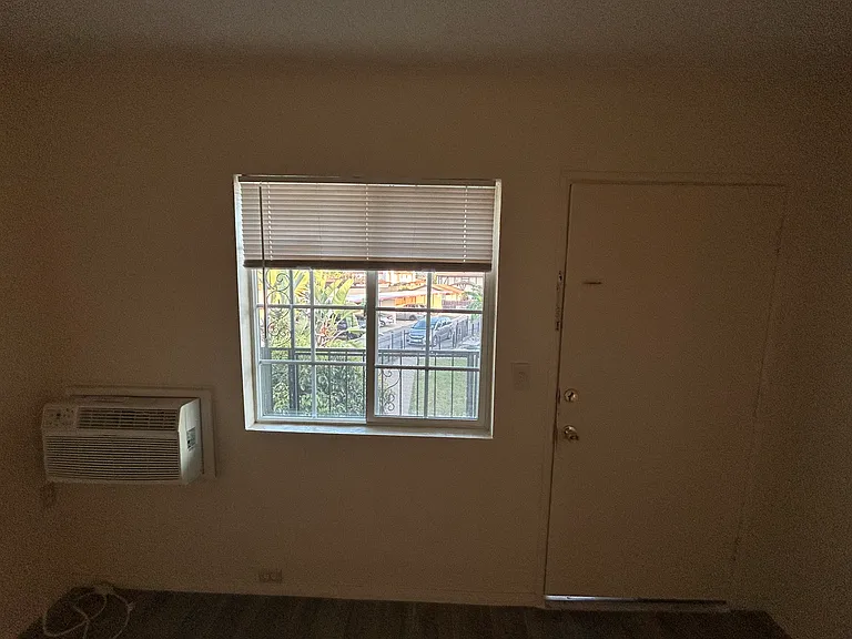 351 E Rossellen Pl #11 — Photo 11