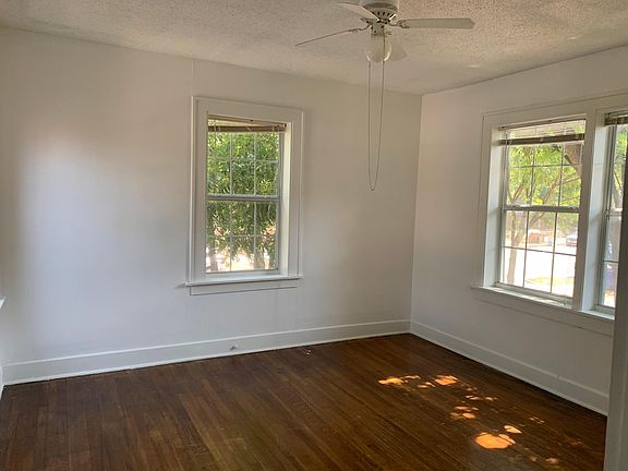 3rd image of 507 Elmwood Pl APT B