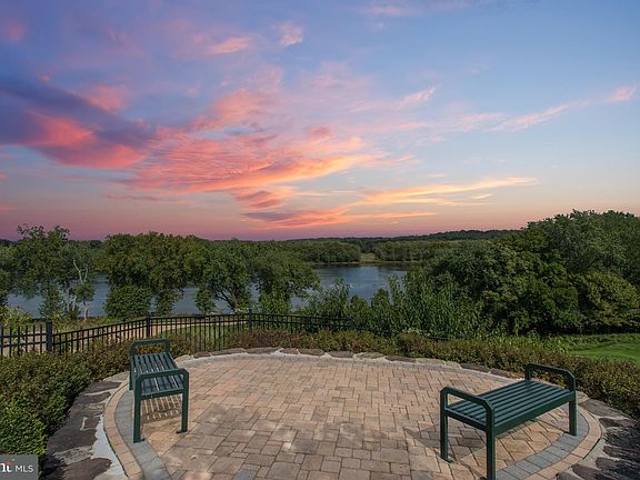 4th image of 18298 Fairway Oaks Sq