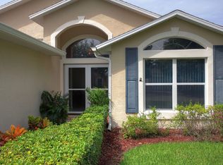 689 Collier Lake Cir, Sebastian, FL 32958
