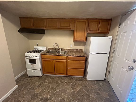 3rd image of 7345 Bennett St Floor 2