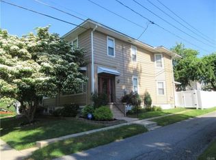 1913 Arlington St, Bethlehem, PA 18017