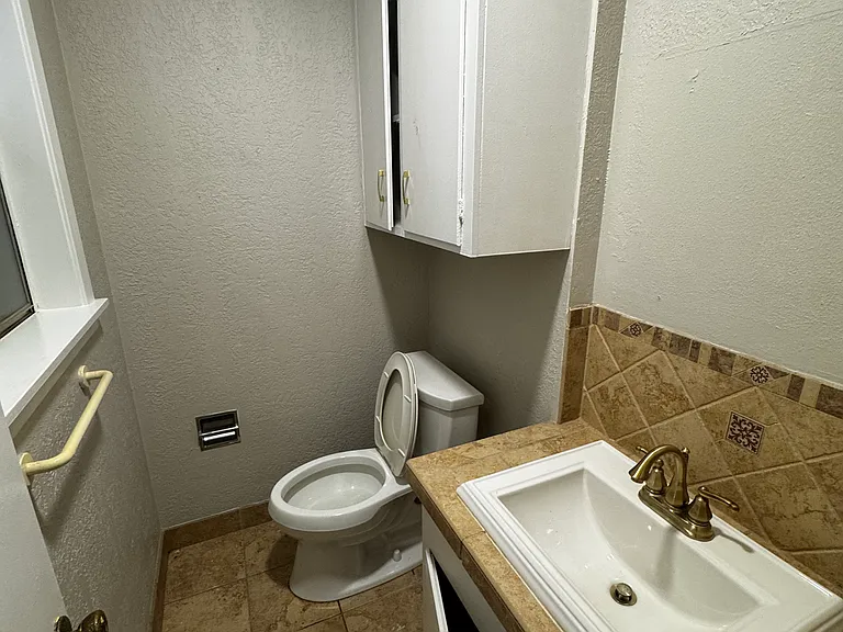 8219 Colgate St — Photo 7