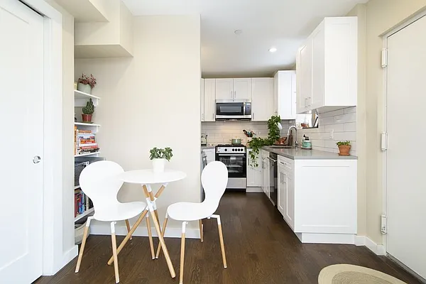 Rented by REAL New York | media 4