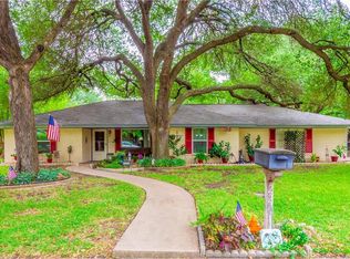 2201 Grace St, Taylor, TX 76574
