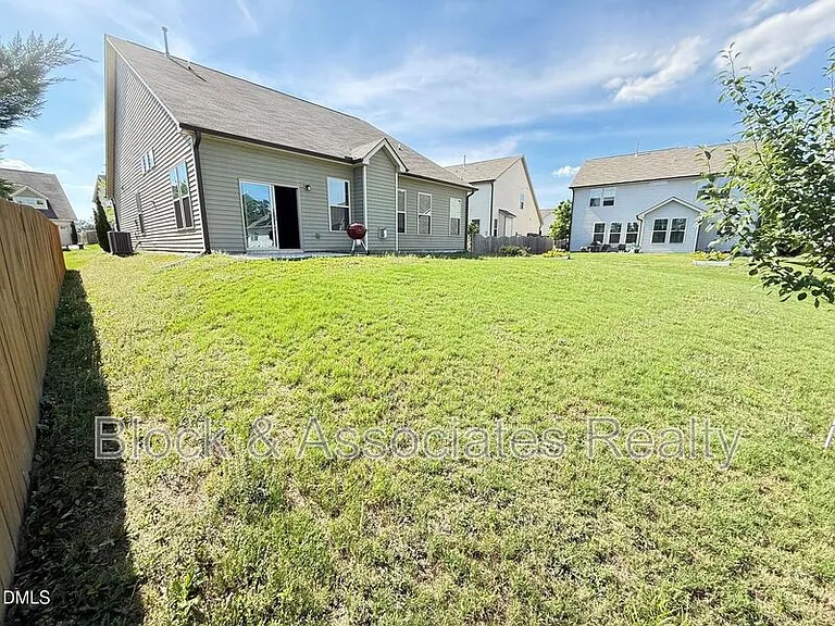 2433 Cedar Rock Dr — Photo 25