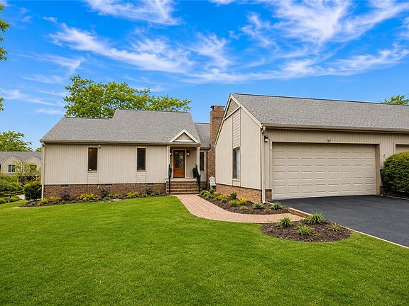 2nd image of 117 Riverpoint Dr