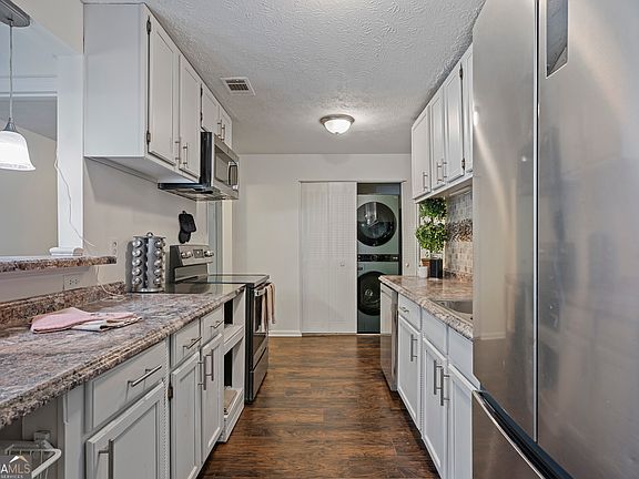 5th image of 725 Dalrymple Rd APT 5C