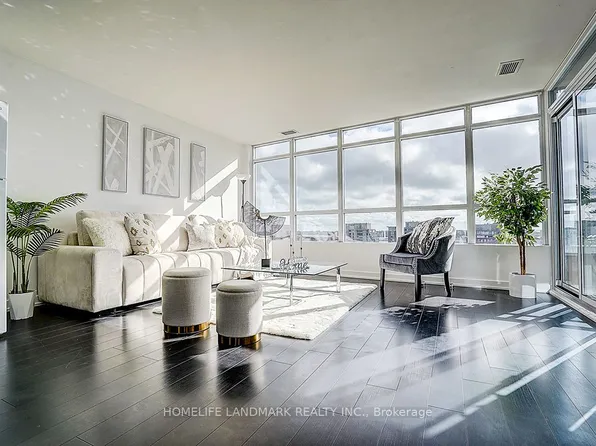 10 Capreol Ct #1007, Toronto, ON M5V 4B3