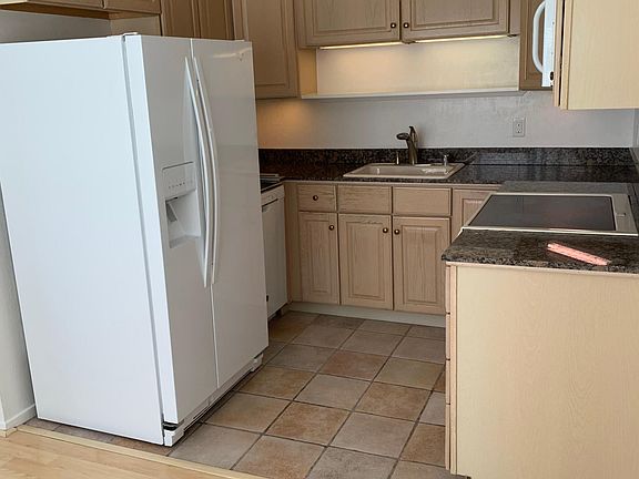 4th image of 1 Charlton Ct APT 202